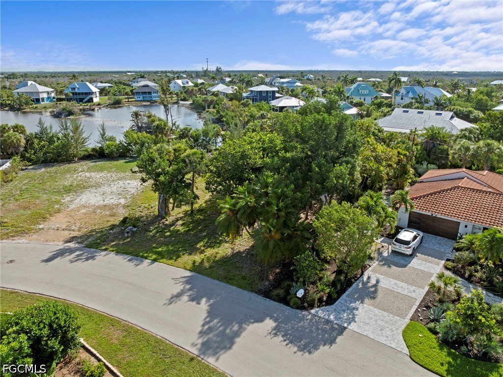 564 Chert Court