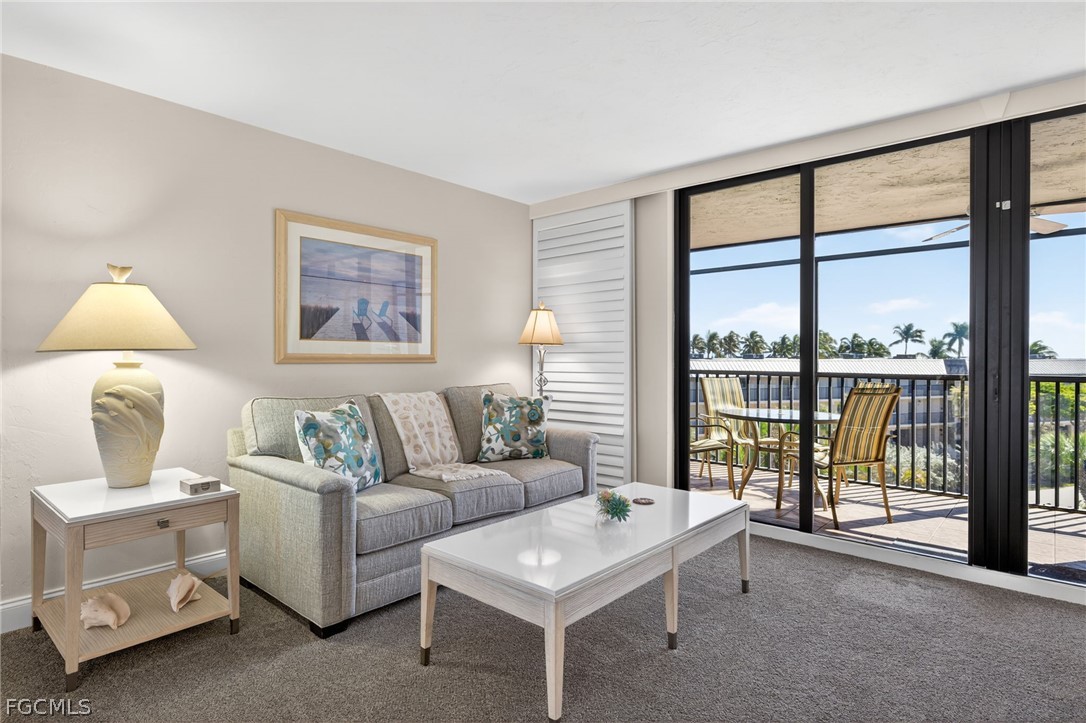 1299 Middle Gulf Drive 243