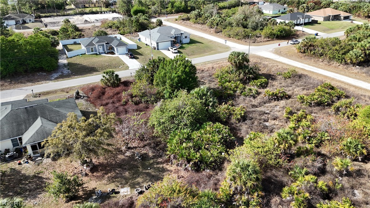 741 Cardinal Street E