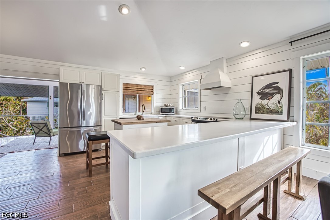 220 Palm Lake Drive