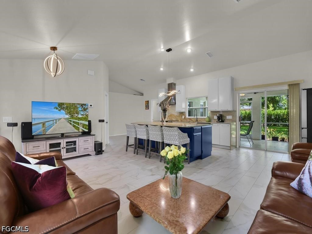 206 SE 28th Terrace