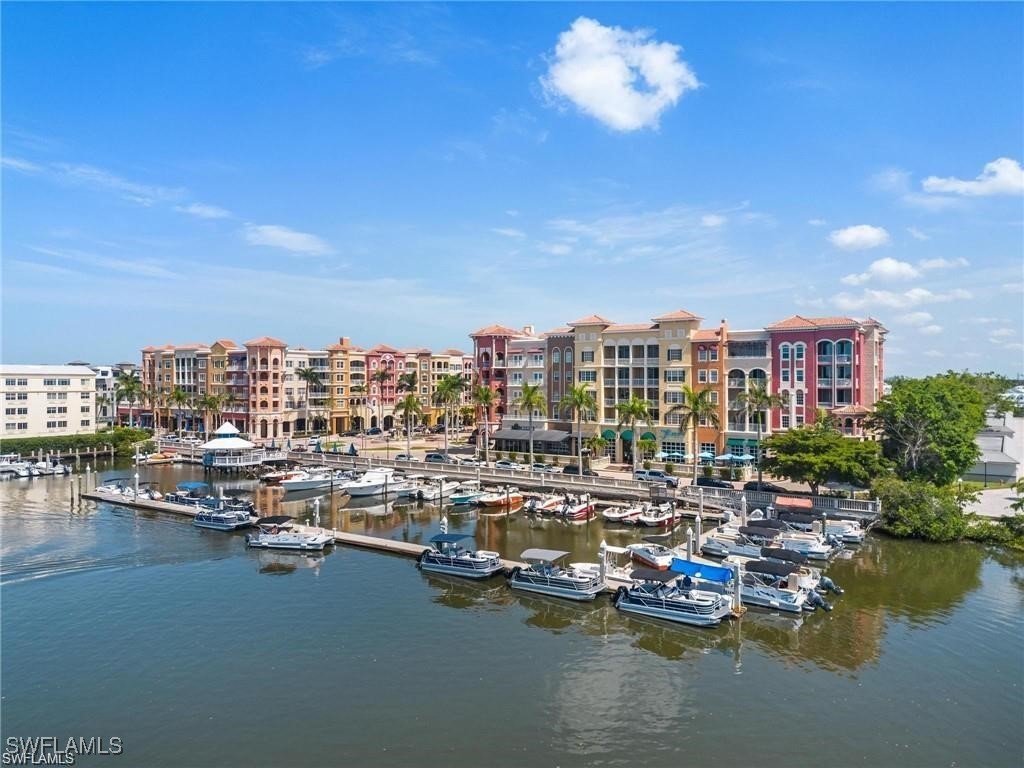 View of apartment building / complex