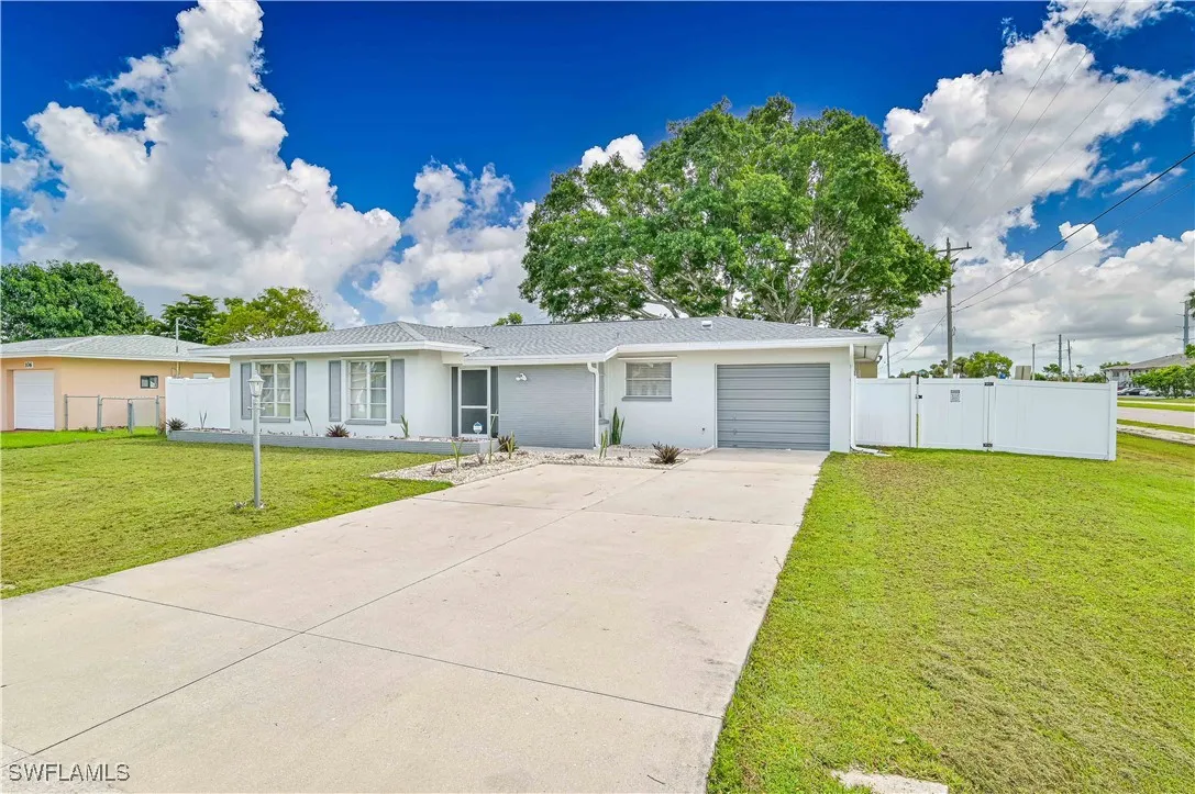 Cape Coral, Florida 33904, United States, 3 Bedrooms Bedrooms, ,2 BathroomsBathrooms,Residential,Active,40987