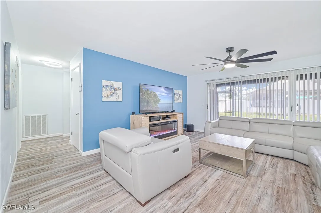 Cape Coral, Florida 33904, United States, 3 Bedrooms Bedrooms, ,2 BathroomsBathrooms,Residential,Active,40987