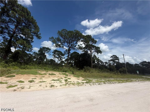 Tiny photo for 745 Horse Club Avenue, Clewiston, FL 33440 (MLS # 2026039234)