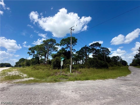 Tiny photo for 745 Horse Club Avenue, Clewiston, FL 33440 (MLS # 2026039234)