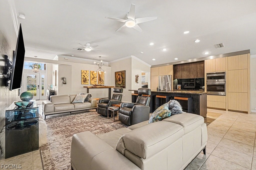 9046 Shadow Glen Way