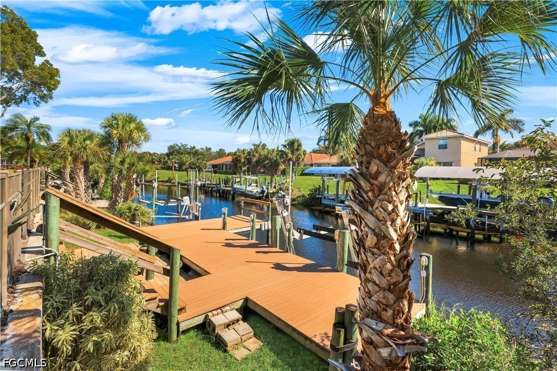 9214 Palm Island Circle