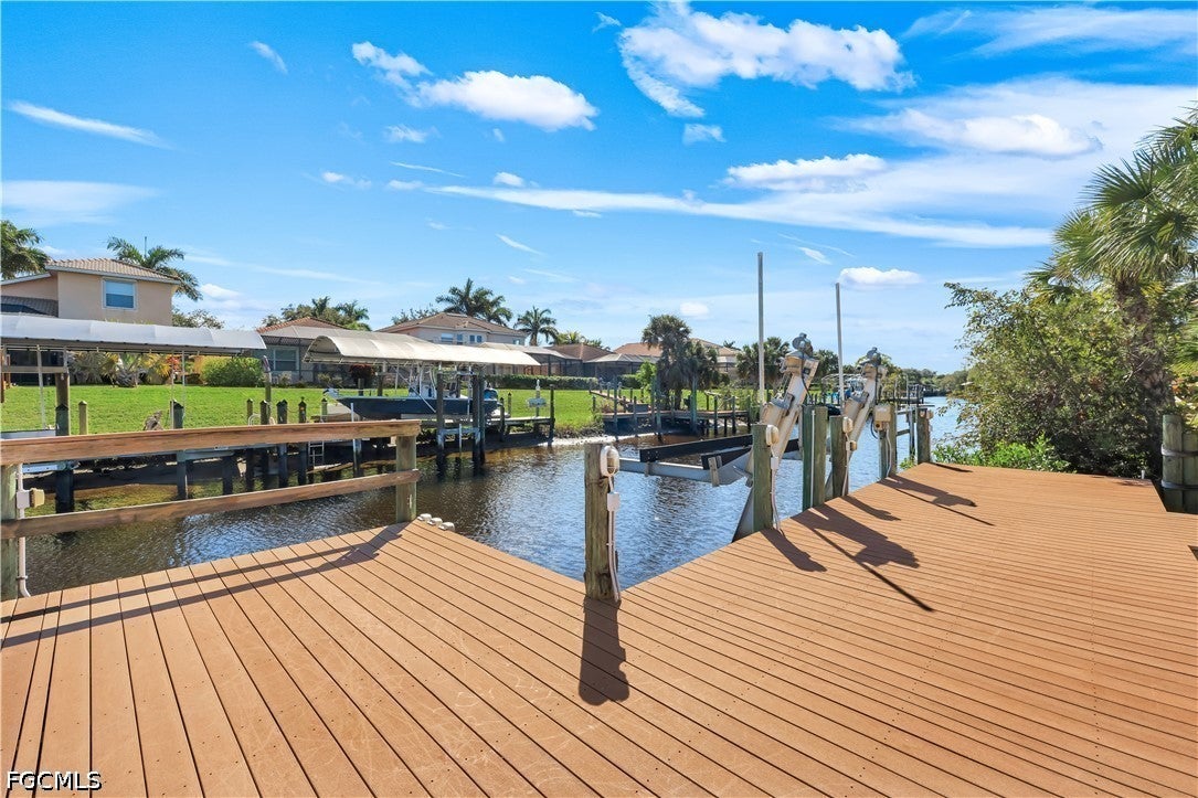 9214 Palm Island Circle