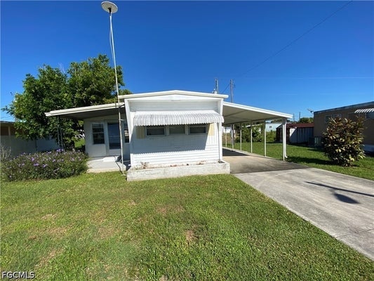 325 LANTERN LN, NORTH FORT MYERS, FL 33917 - Image 805d93bf31ce63d2f7466dbfefe3f5a6/97209726