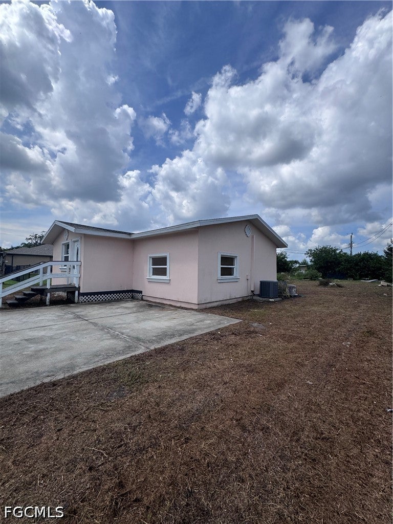 2935 Winona Drive