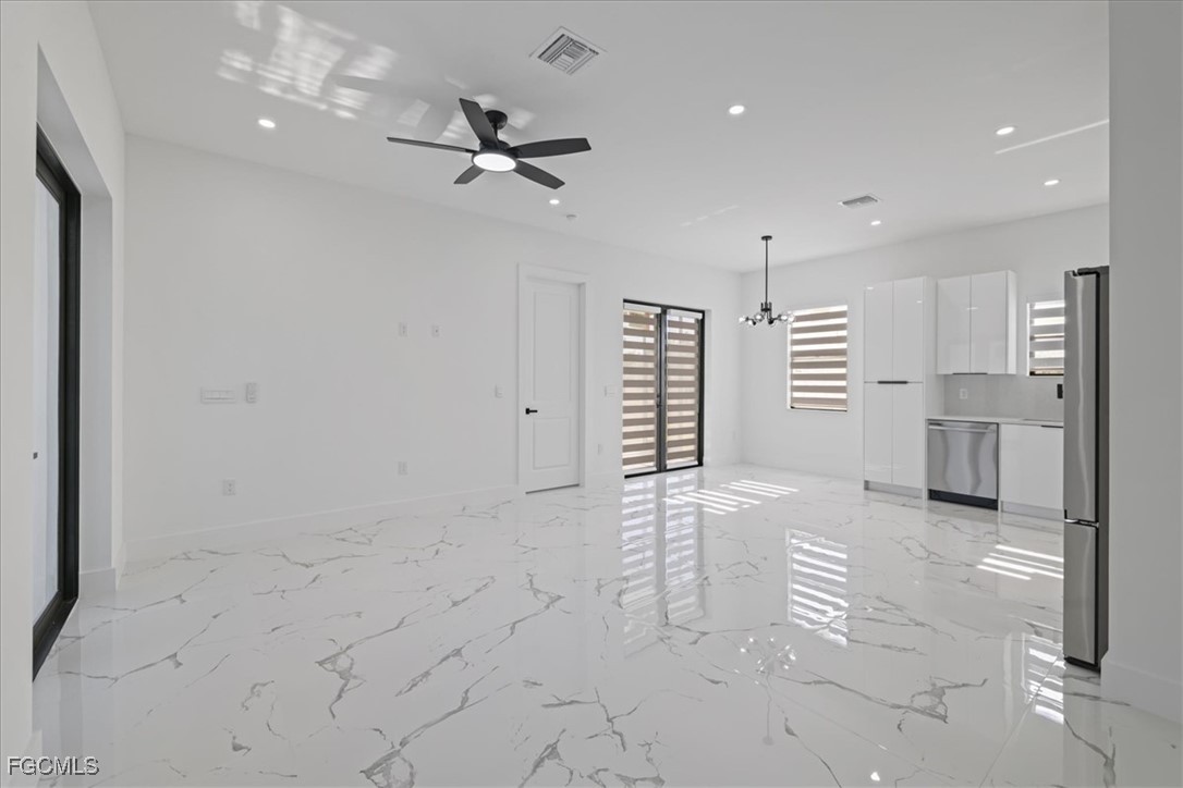 2537 Sunniland Boulevard