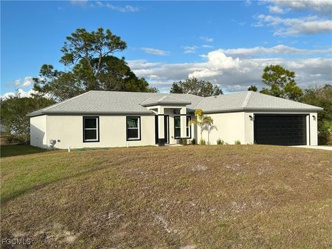 833 Chantilly Street E Lehigh Acres FL 33974