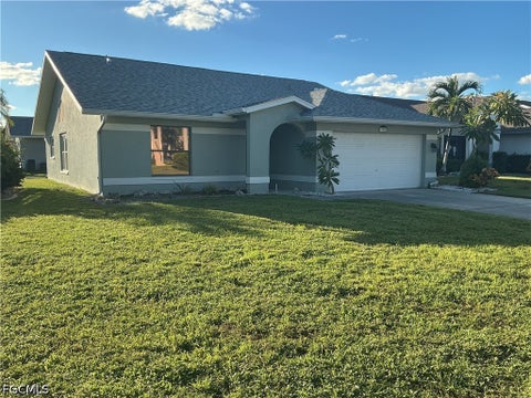 Photo of 13262 Radcliffe Drive, Fort Myers, FL 33966 (MLS # 2026042940)
