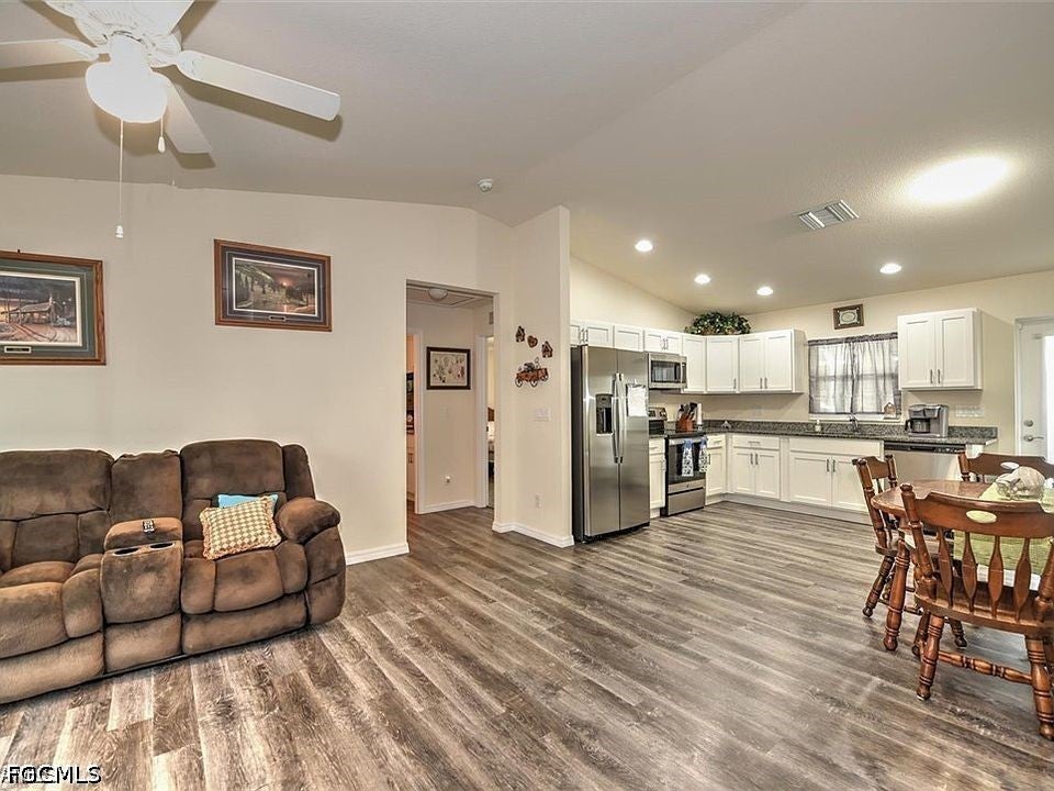 5029 W Hummingbird Drive
