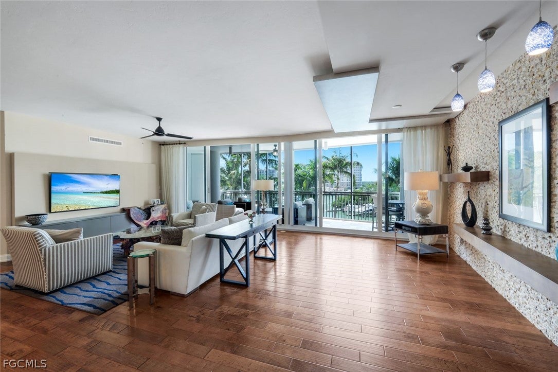 13675 Vanderbilt Drive 406