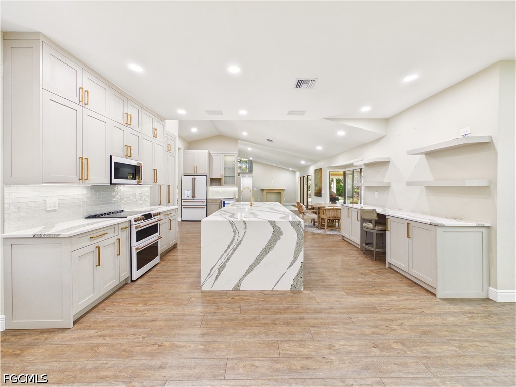 6840 Hendry Creek Drive