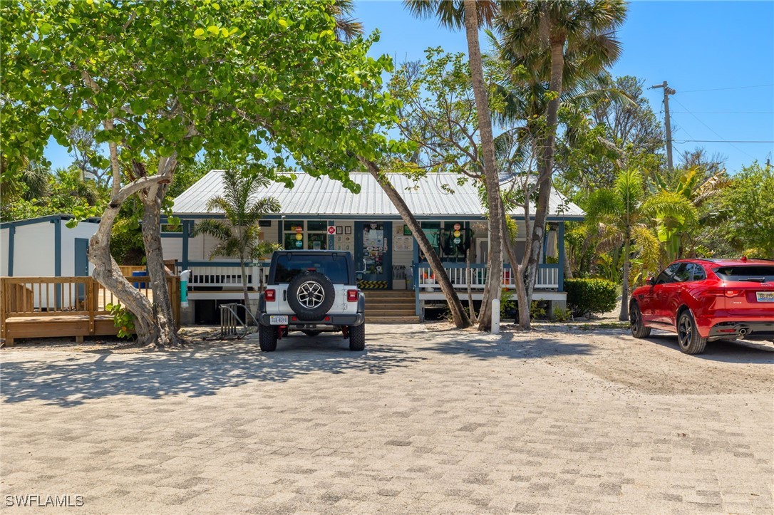 1039 & 1041 Periwinkle Way