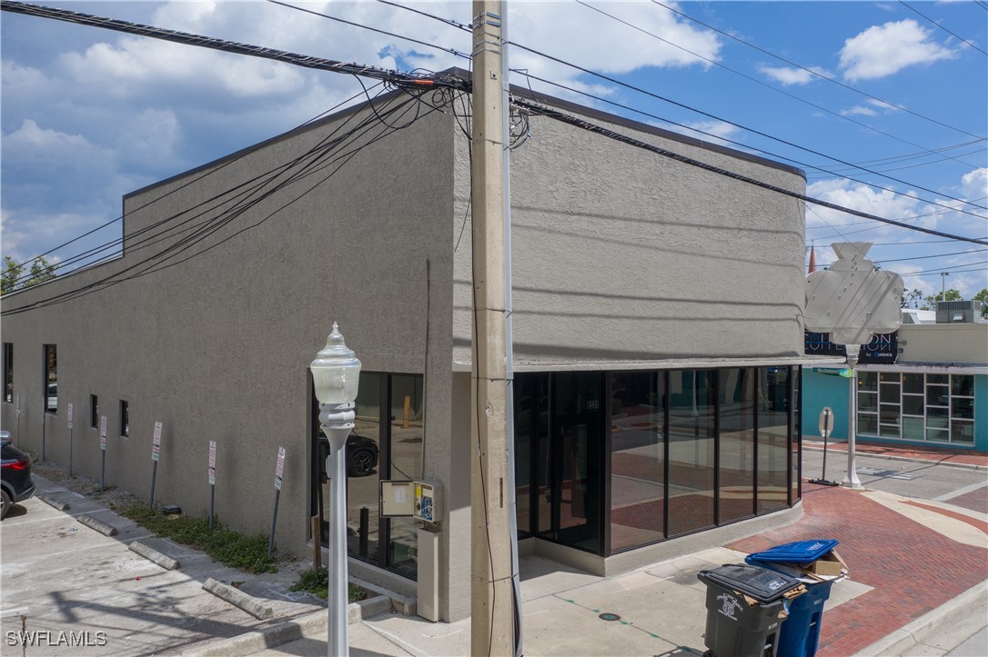 1529 Lee Street