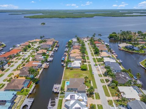 A home in MARCO ISLAND