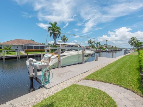 A home in MARCO ISLAND