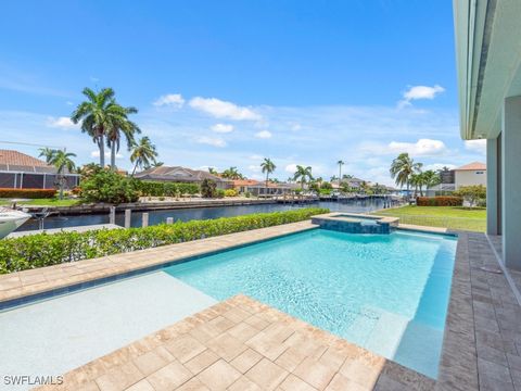 A home in MARCO ISLAND