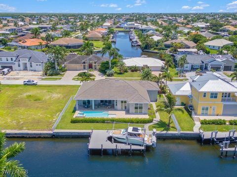 A home in MARCO ISLAND