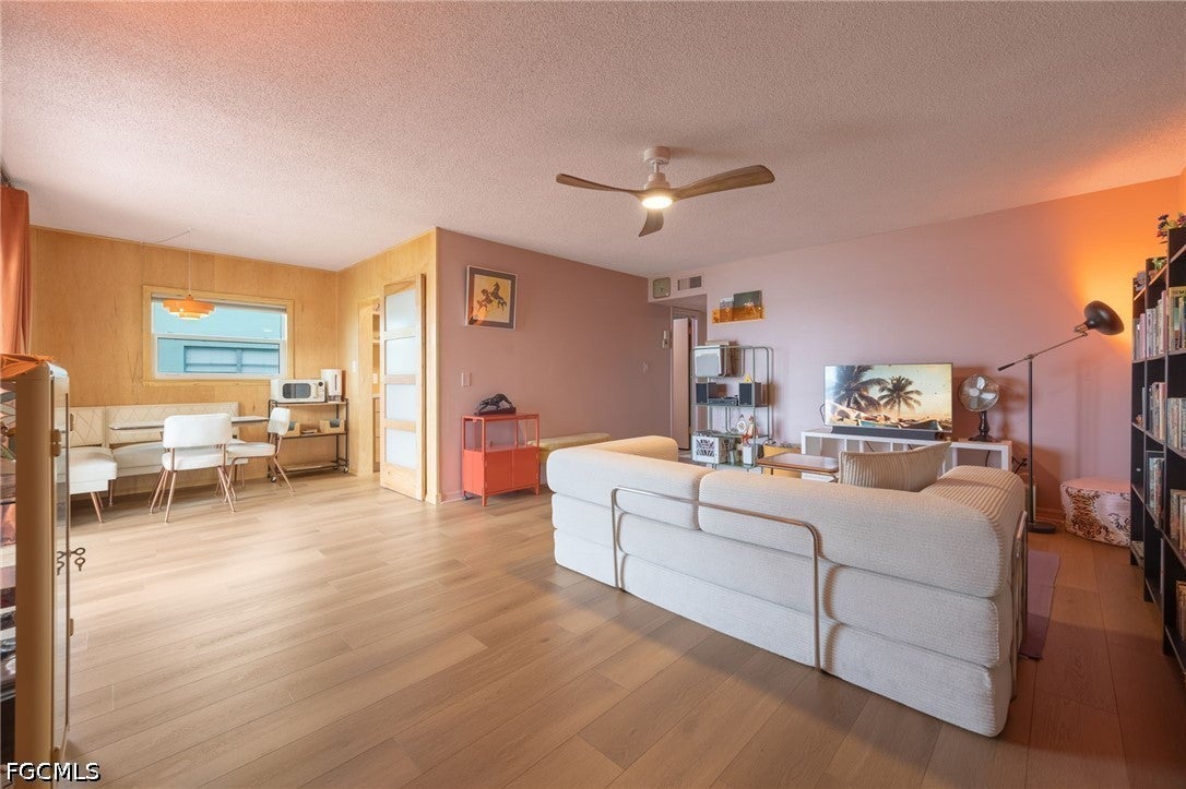 3225 E Riverside Drive 31C