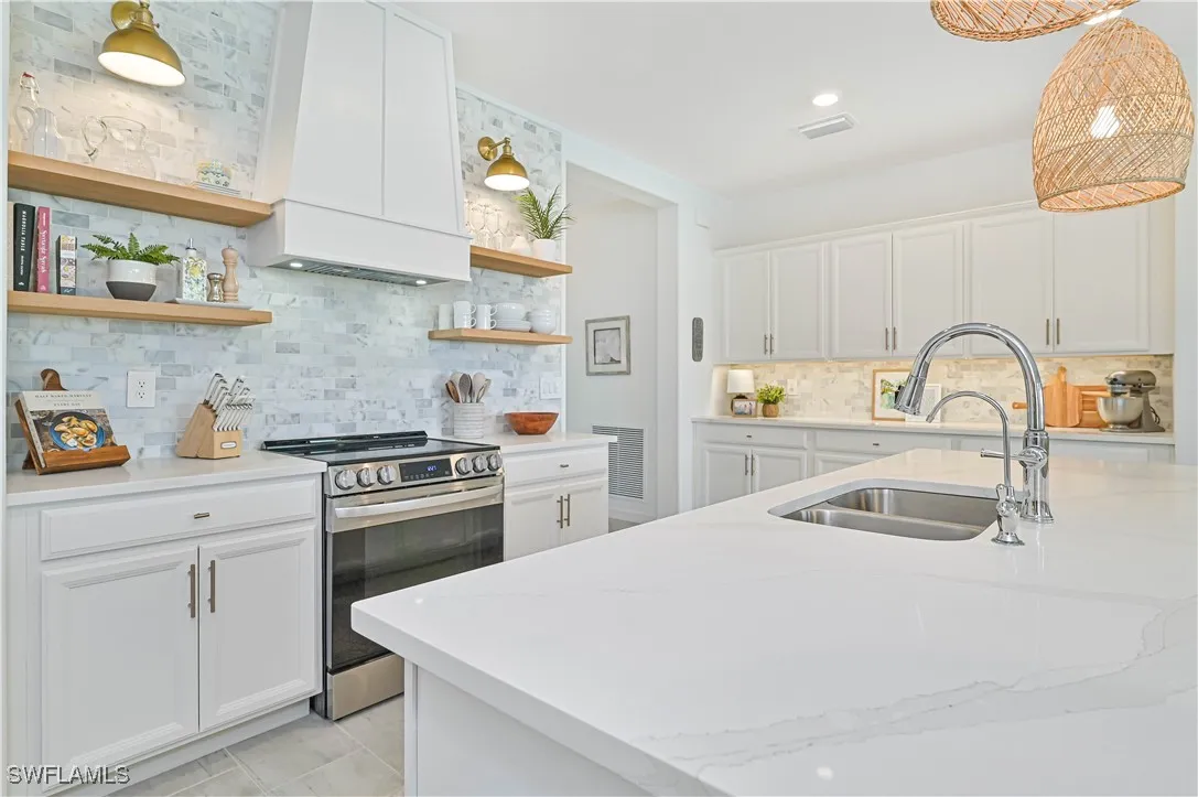 Alva, Florida 33920, United States, 3 Bedrooms Bedrooms, ,3 BathroomsBathrooms,Residential,Active,77771