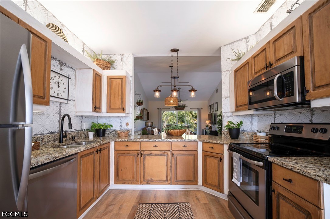 615 Rose Garden Road 7