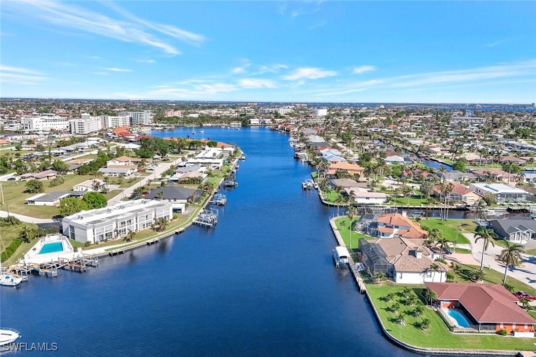 5211 Tamiami Court