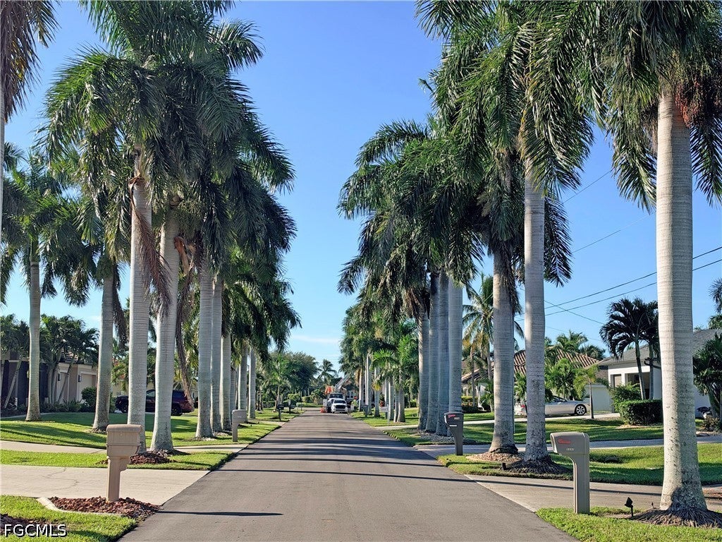 5328 SW 21st Place