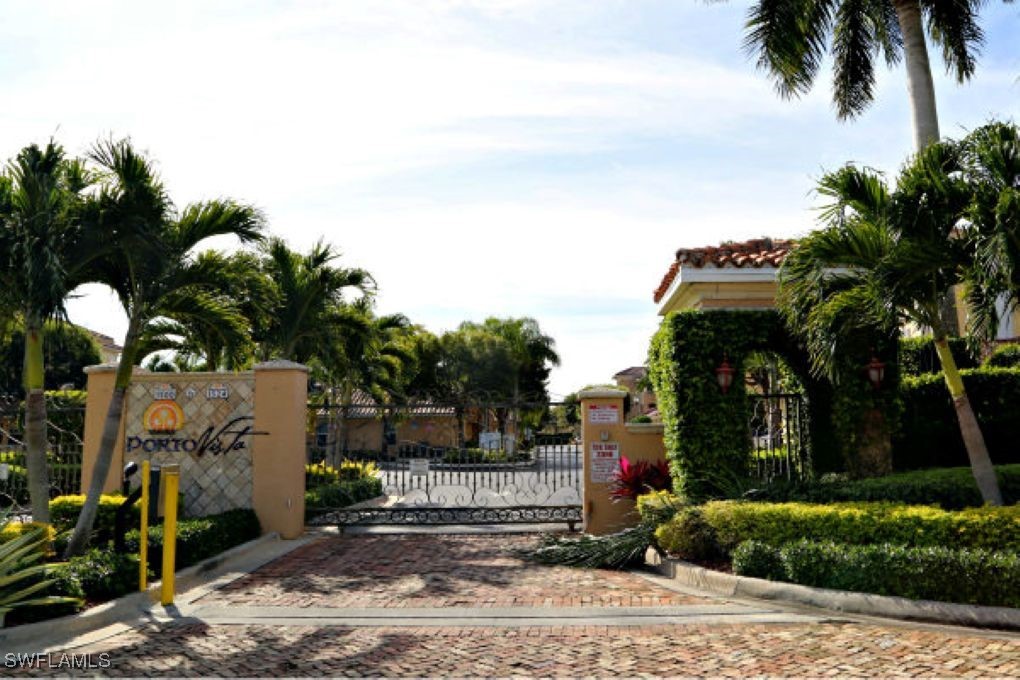 1502 SW 50th Street 201