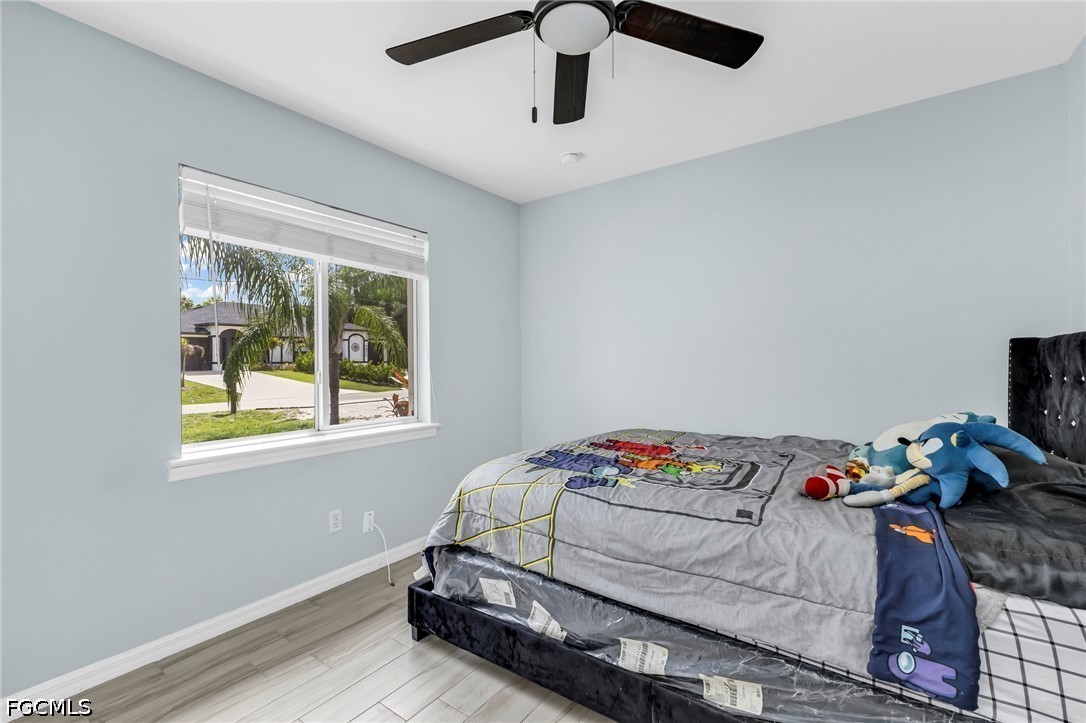 4893/4895 29th Street SW