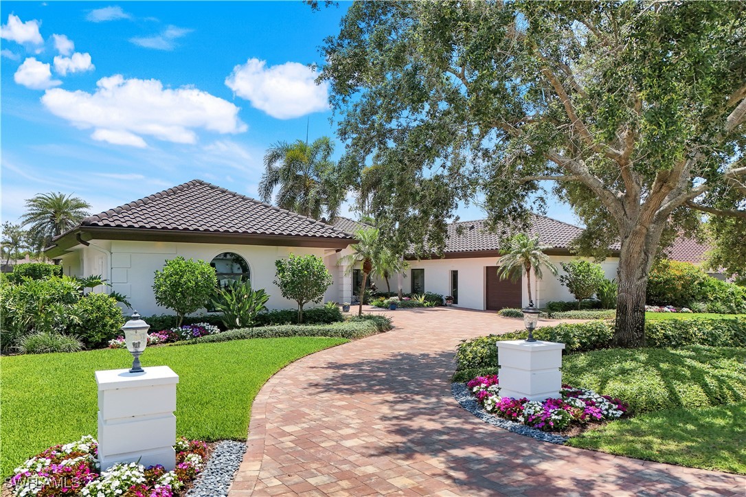 4701 Oak Leaf Drive