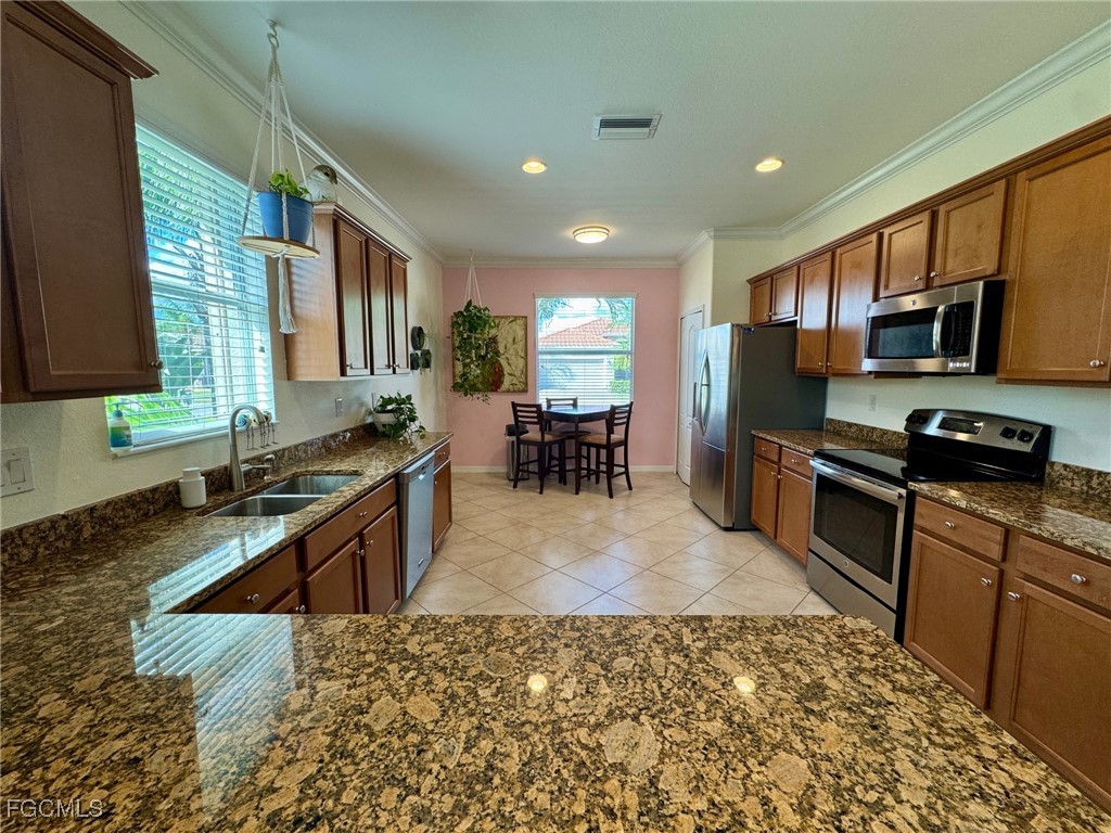 2536 Laurentina Lane