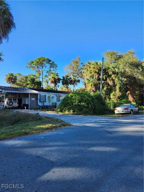 2500 Gail Helen Court North Fort Myers FL 33917