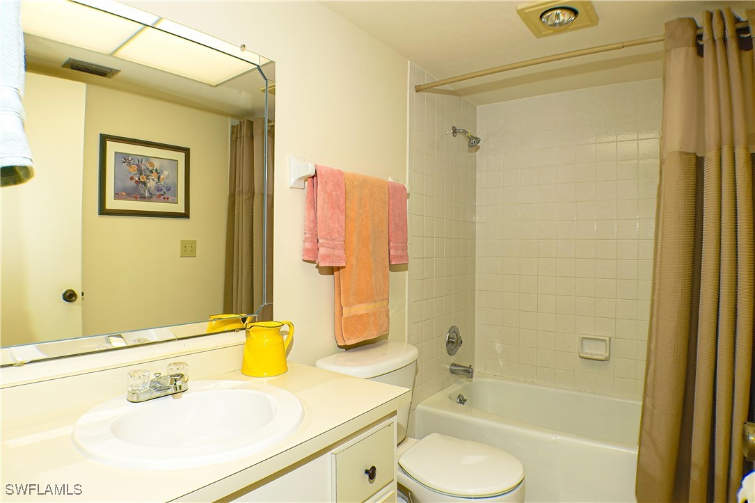 7116 Lakeridge Court 103