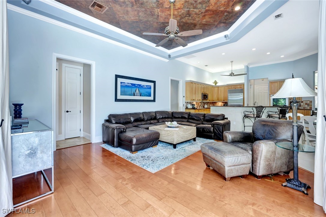 9833 Clear Lake Circle