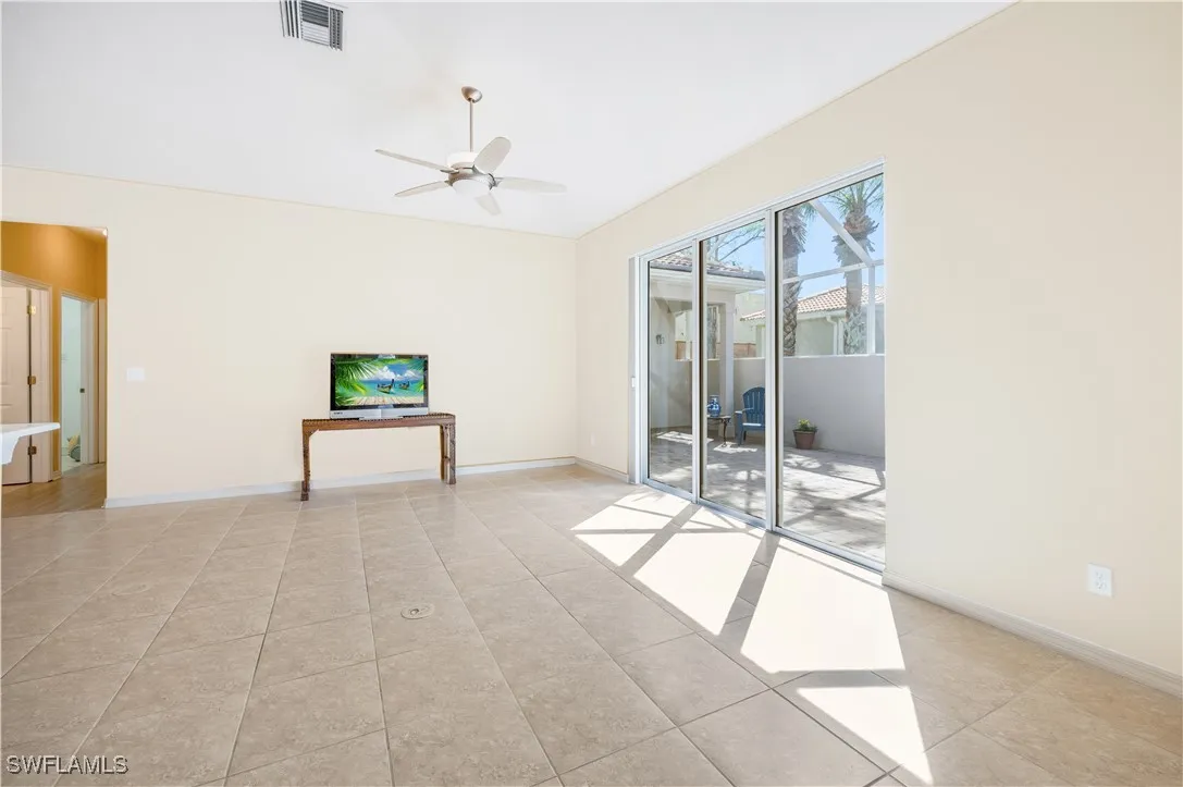 Naples, Florida 34116, United States, 3 Bedrooms Bedrooms, ,2 BathroomsBathrooms,Residential,Pending,184372