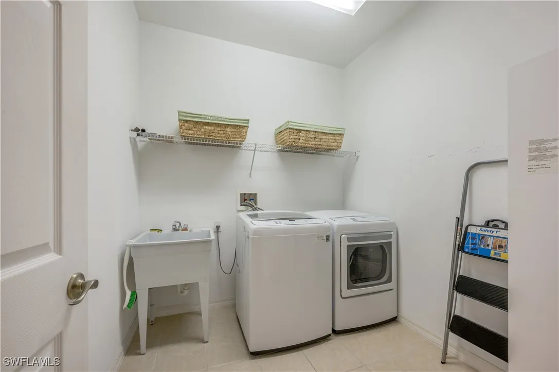 Naples, Florida 34116, United States, 3 Bedrooms Bedrooms, ,2 BathroomsBathrooms,Residential,Pending,184372