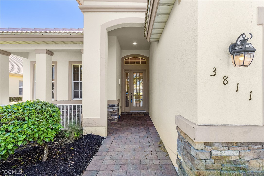 3811 Lakeview Isle Court