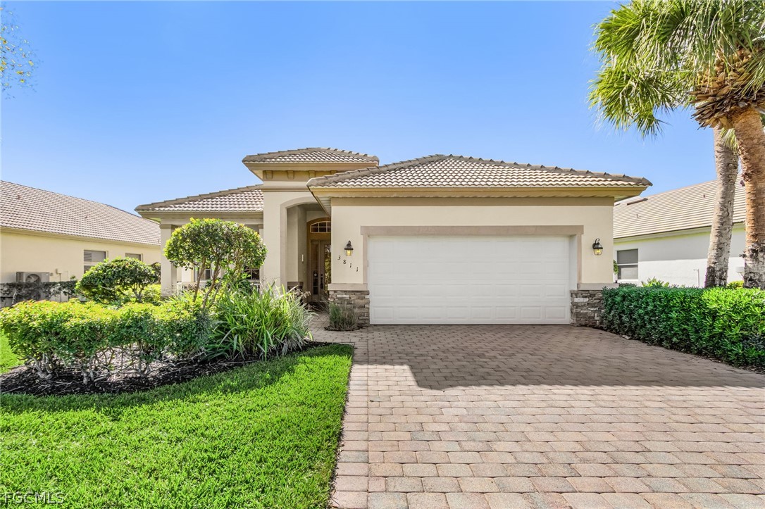 3811 Lakeview Isle Court
