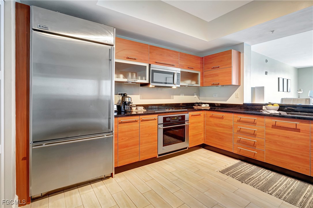 3000 Oasis Grand Boulevard 1401