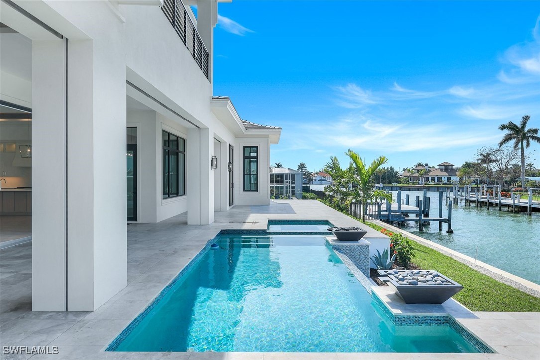 960 Iris Court