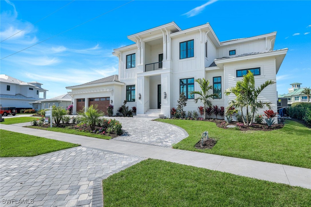960 Iris Court