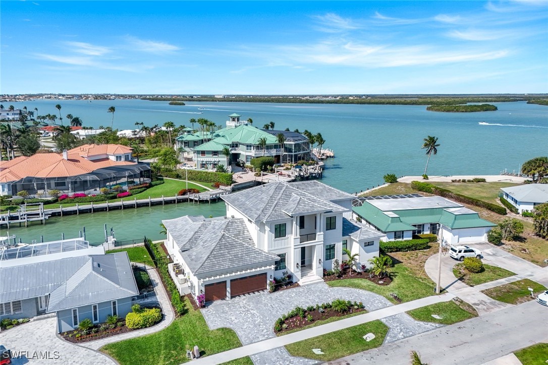 960 Iris Court