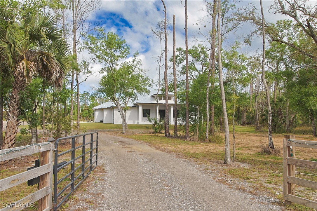 19401 Witts End