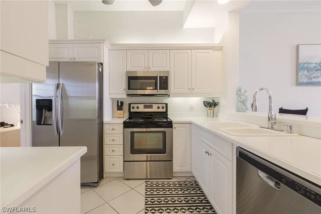 Naples, Florida 34102, United States, 2 Bedrooms Bedrooms, ,2 BathroomsBathrooms,Residential,Active,138566