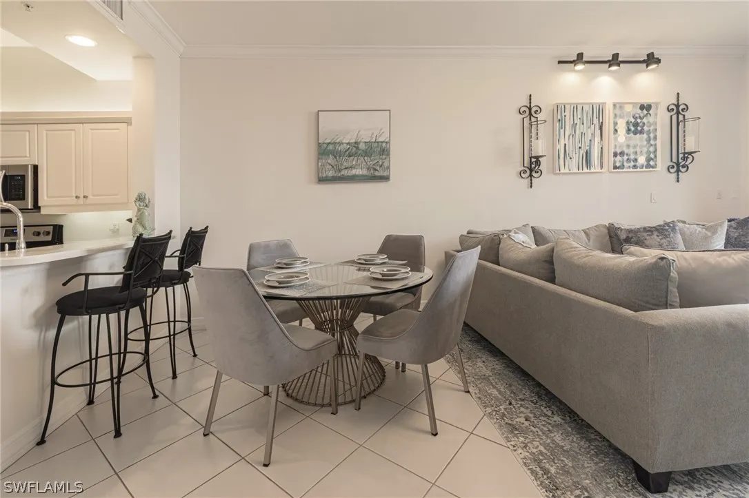 Naples, Florida 34102, United States, 2 Bedrooms Bedrooms, ,2 BathroomsBathrooms,Residential,Active,138566